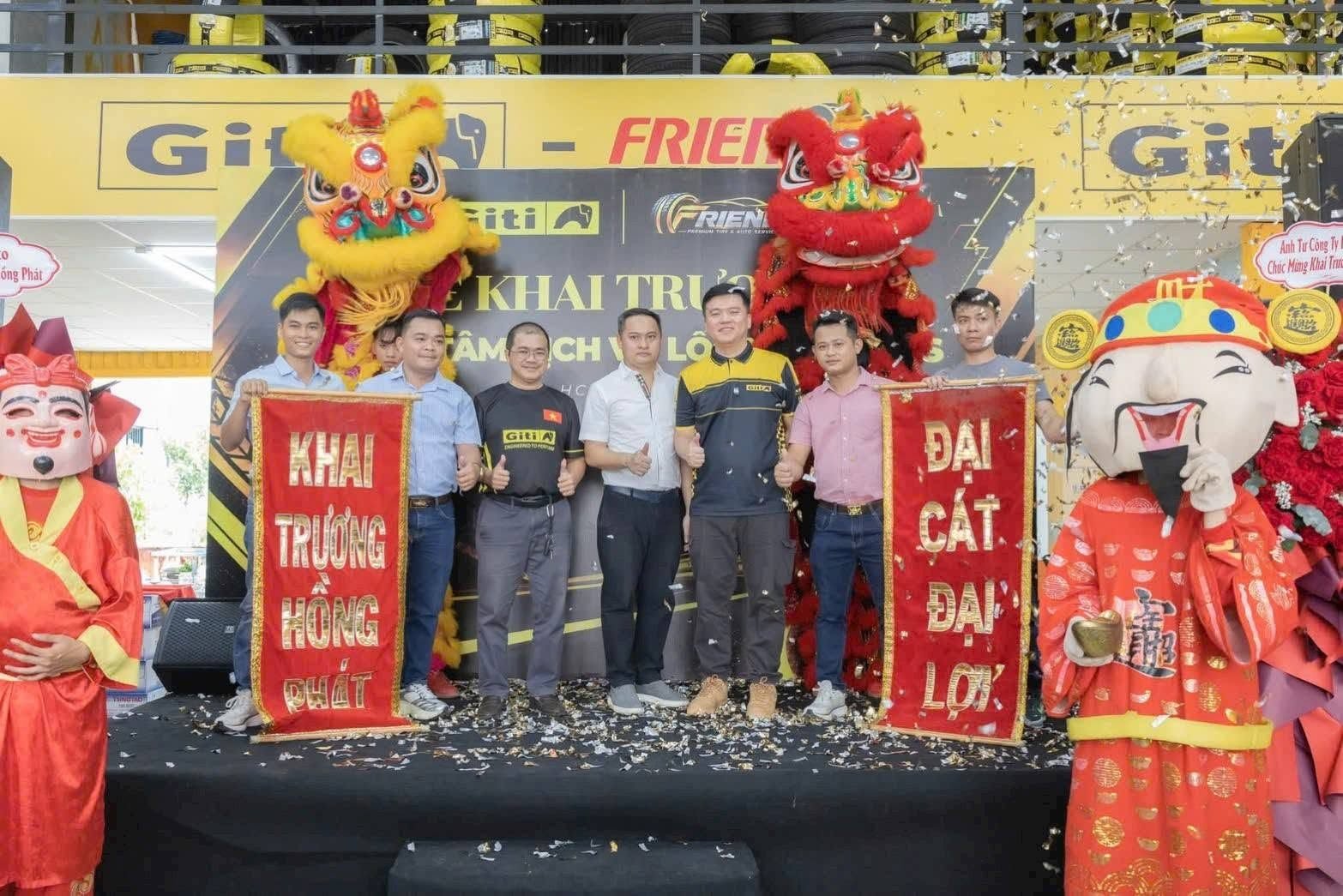 Nghi thức khai trương hồng phát Giti Shop Friends