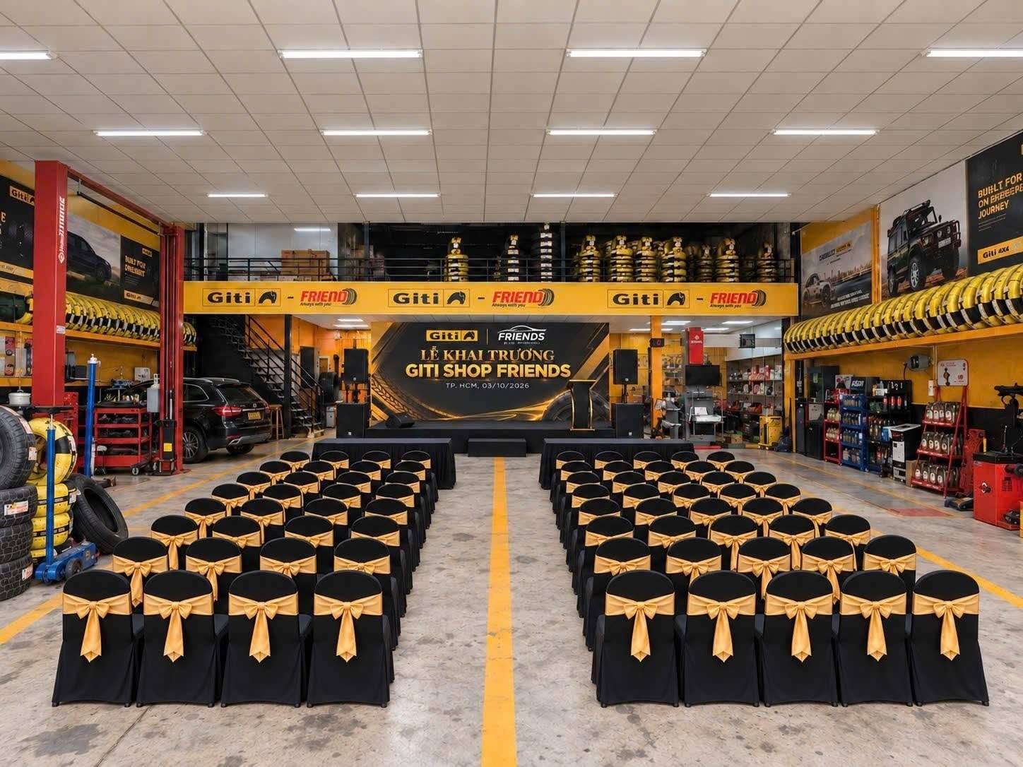 Khu vực tổ chức lễ khai trương bên trong xưởng dịch vụ Giti Shop Friends