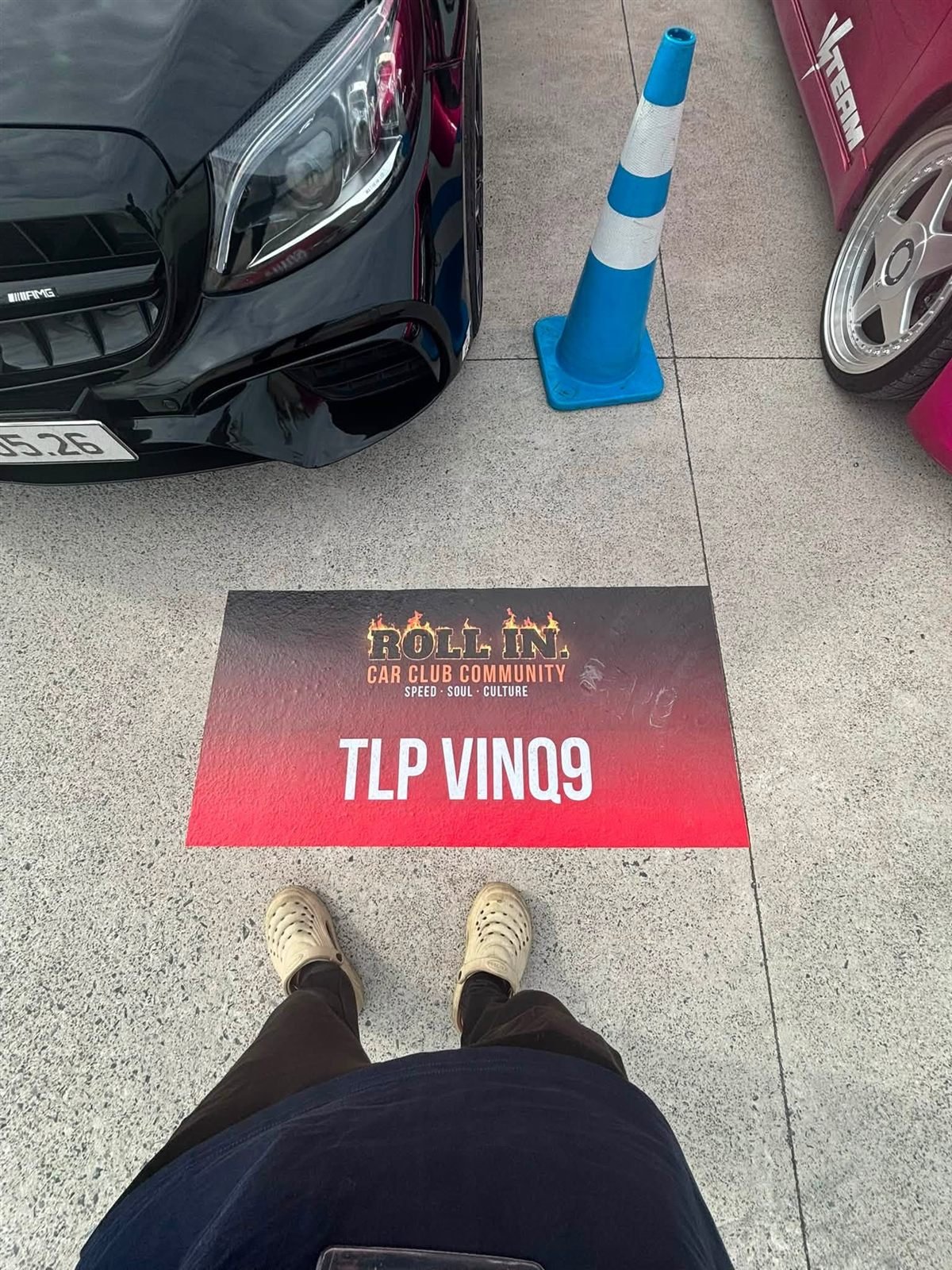 Biển vị trí đỗ xe dành riêng cho Team TLP-VinQ9 tại Roll In Daddy Cool