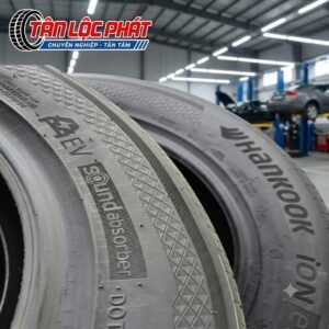 Thành lốp Hankook 235/50R19 iON evo AS SUV với công nghệ Sound Absorber và ký hiệu EV